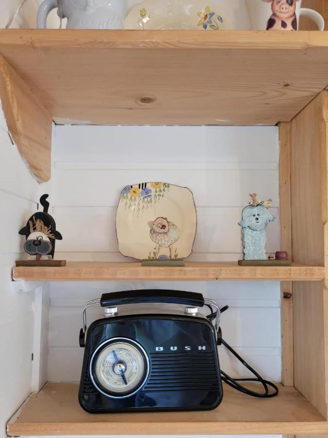 The Shepherds Hut At Forestview Farm Greenisland Kültér fotó